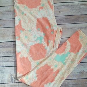 Tall and Curvy Lularoe leggings